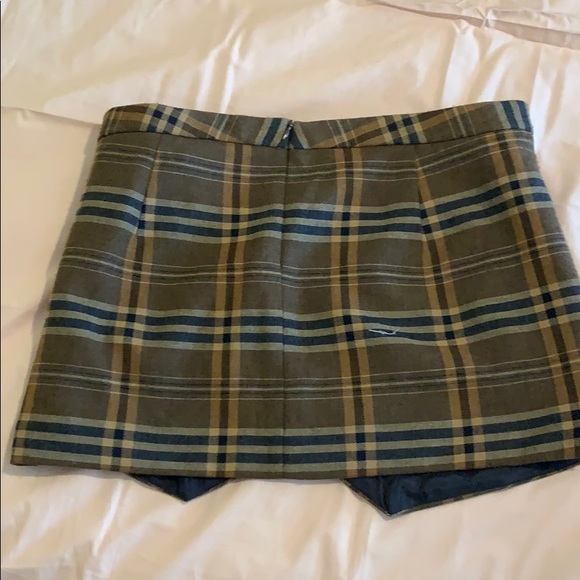 Cross front skirt - Picture 2 of 3